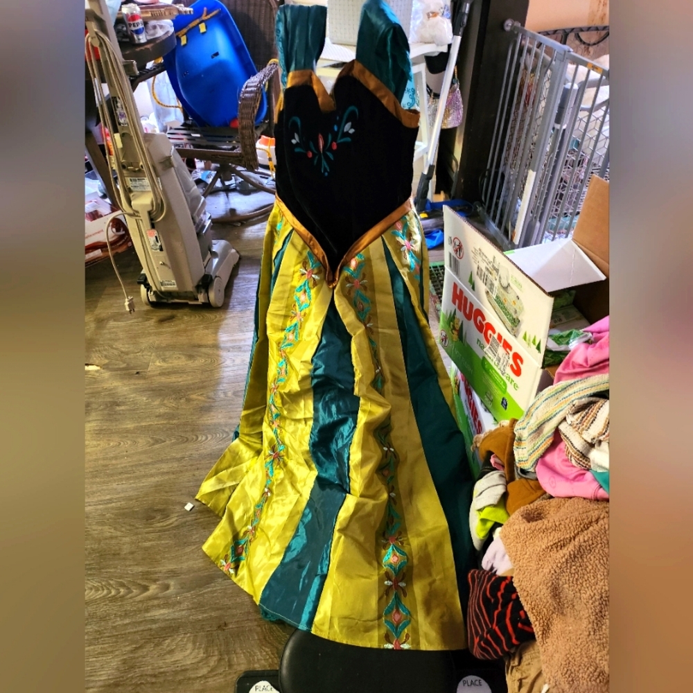 COS PLAY...DRESS UP..PAGEANT.   PLAY...STAGE...ENDLESS POSSIBILITIES